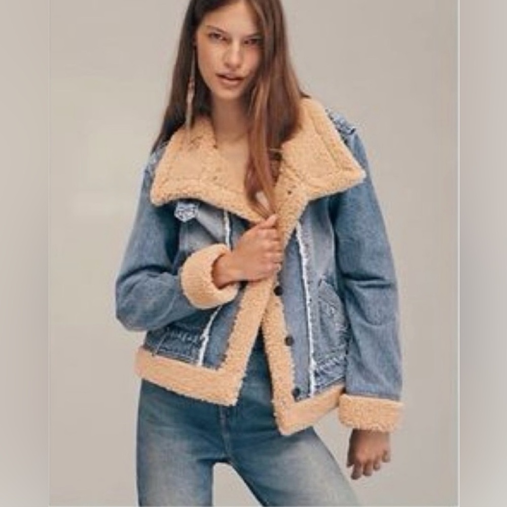 Free People Rylee Cozy Moto Denim Jacket Size small perfect condition!